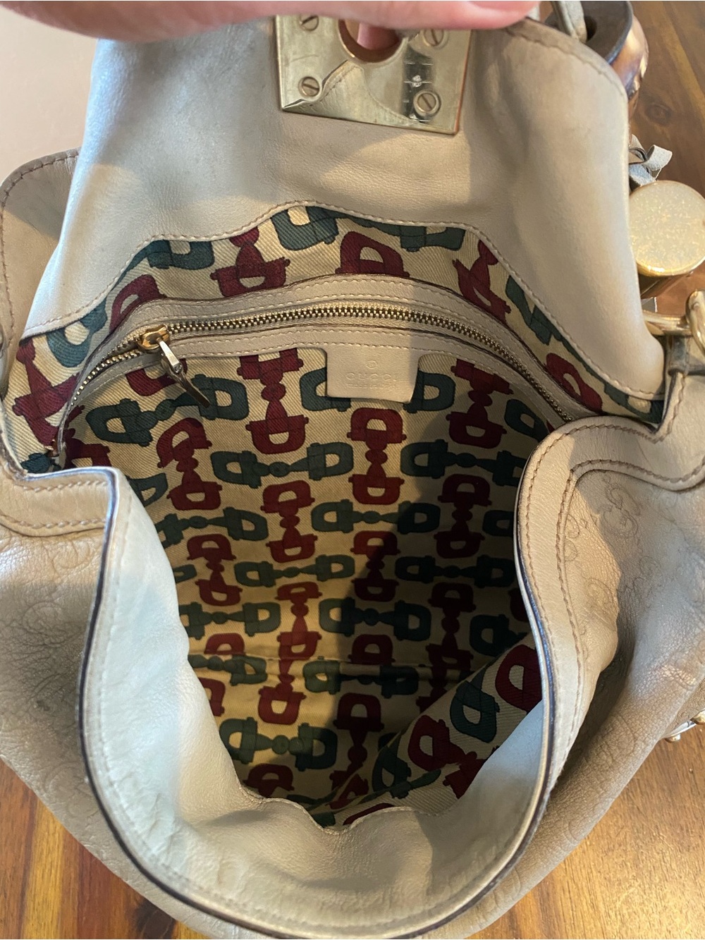Gucci Indy Hobo Guccissima - Picture 9 of 11